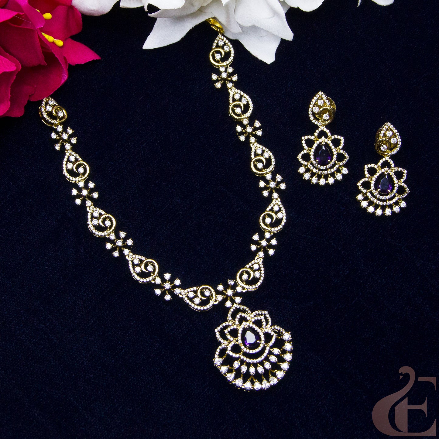 Top view of Antique Ad Necklace Set Lavander