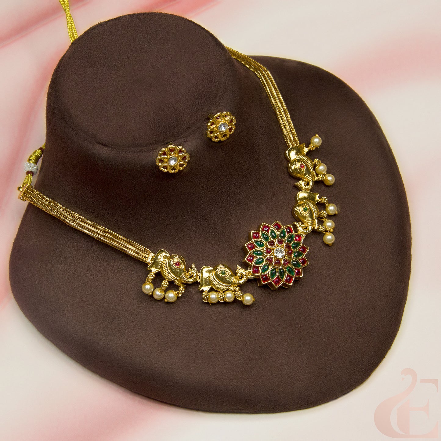Top view of Antique Choker & Stud Ruby Green 22