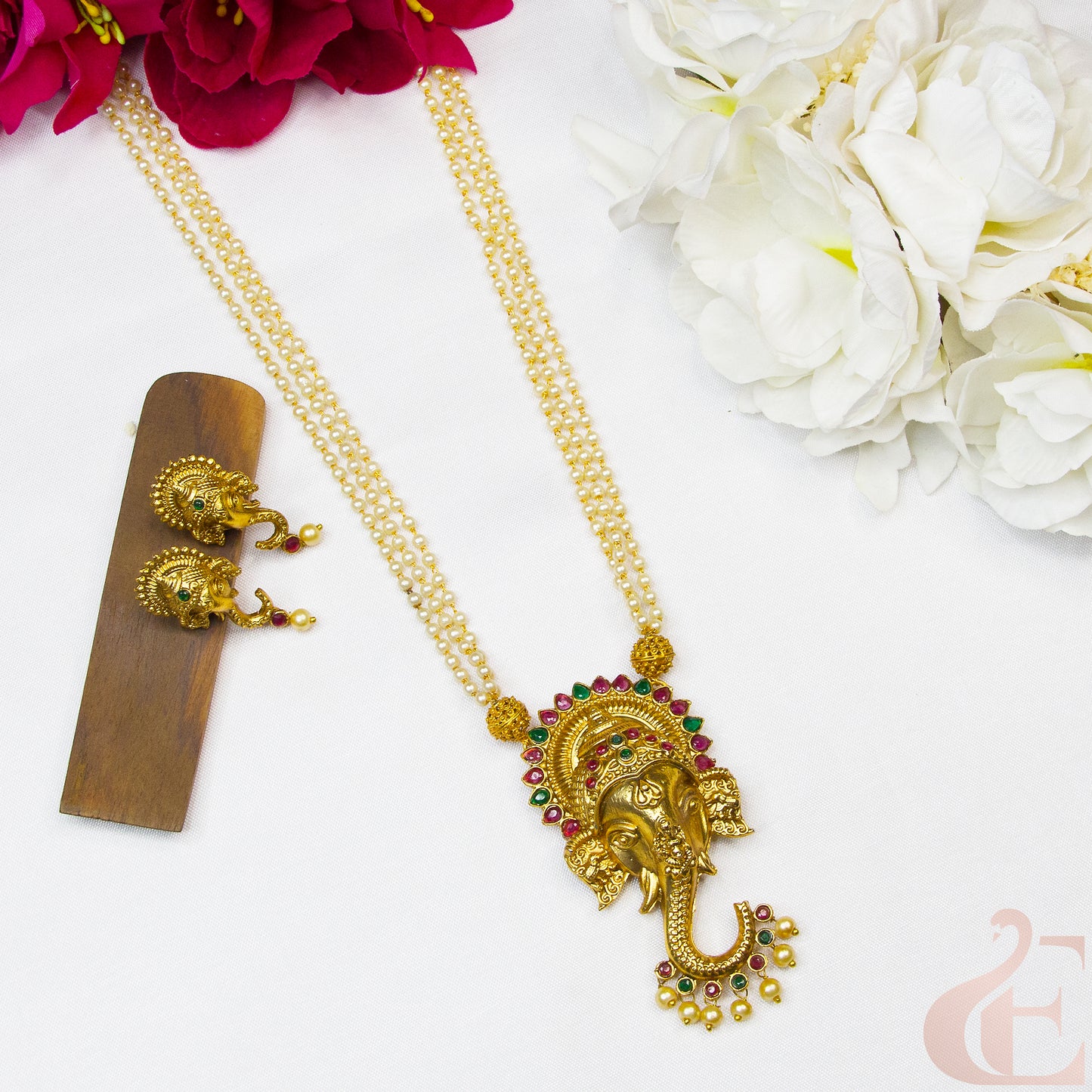 Top view of Antique Lord Ganesha Temple Necklace & Earrings