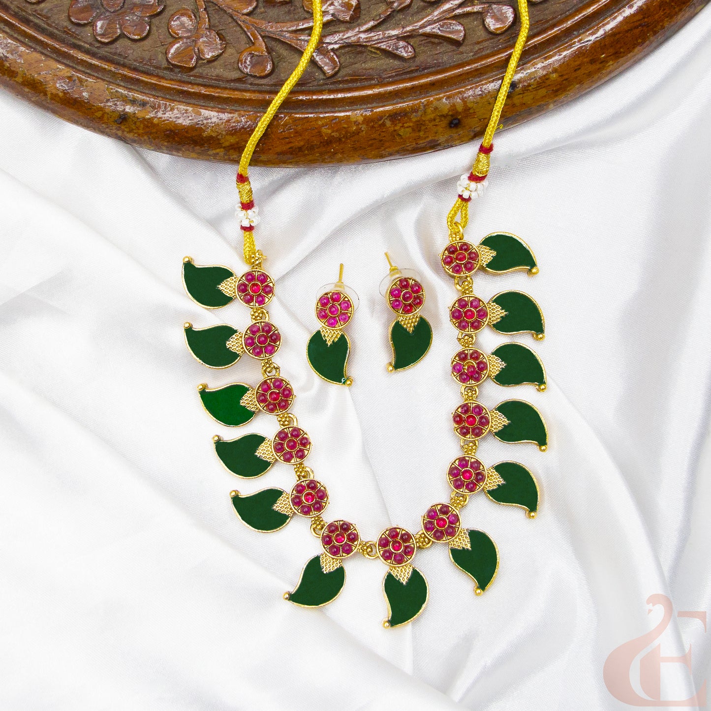 Top view of Antique Necklace & Earrings GREEN RUBY STONES