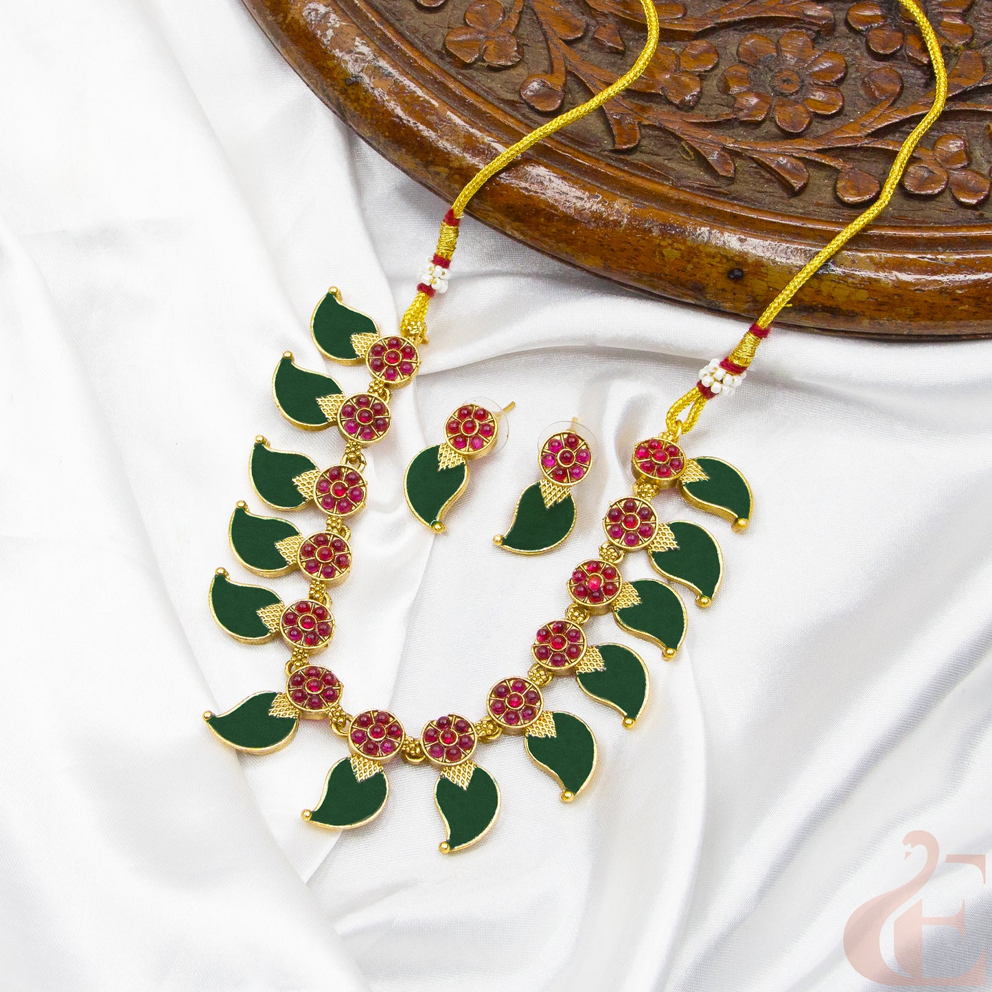 Top view of Antique Necklace & Earrings Green ruby stones