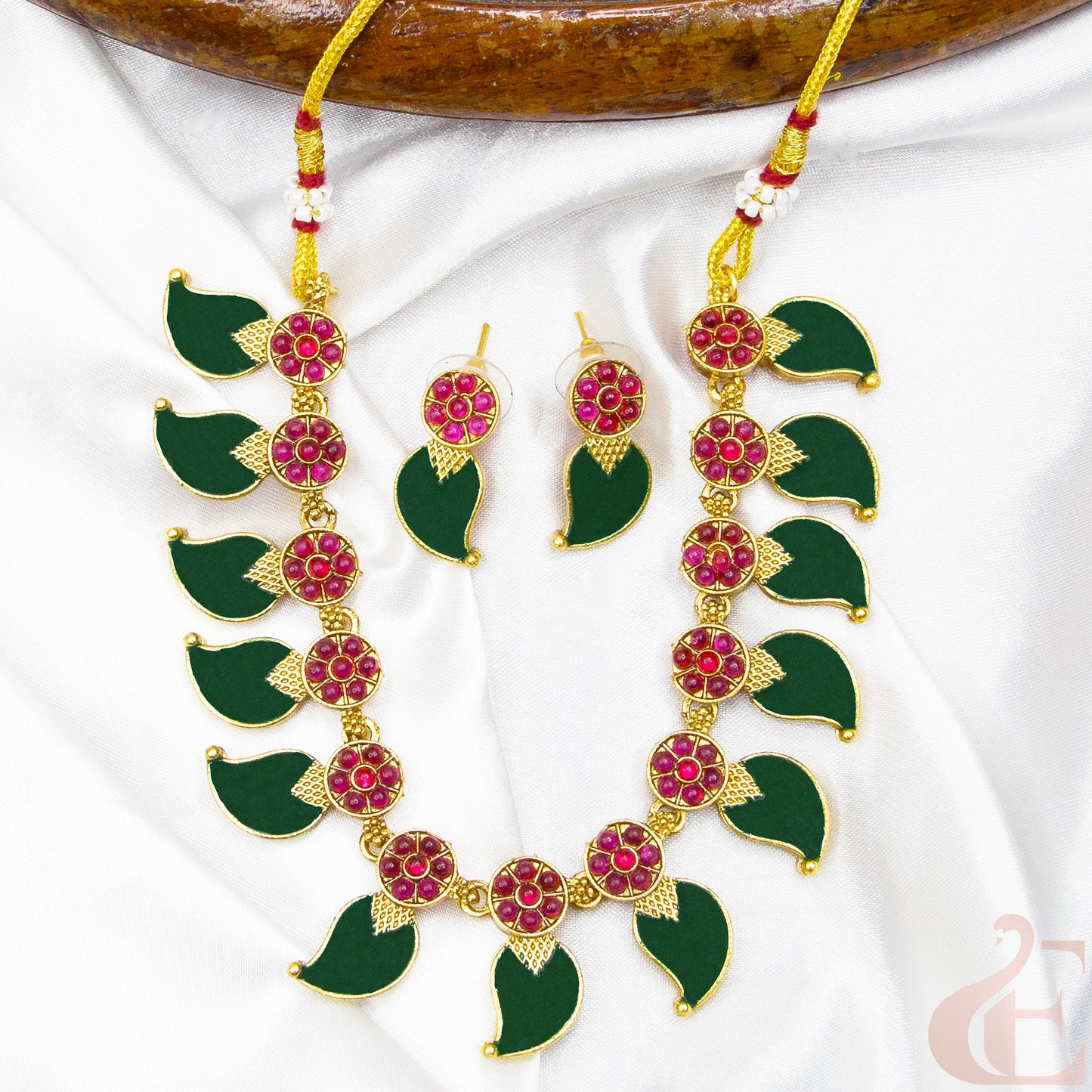 Top view of Antique Necklace & Earrings Green ruby stones