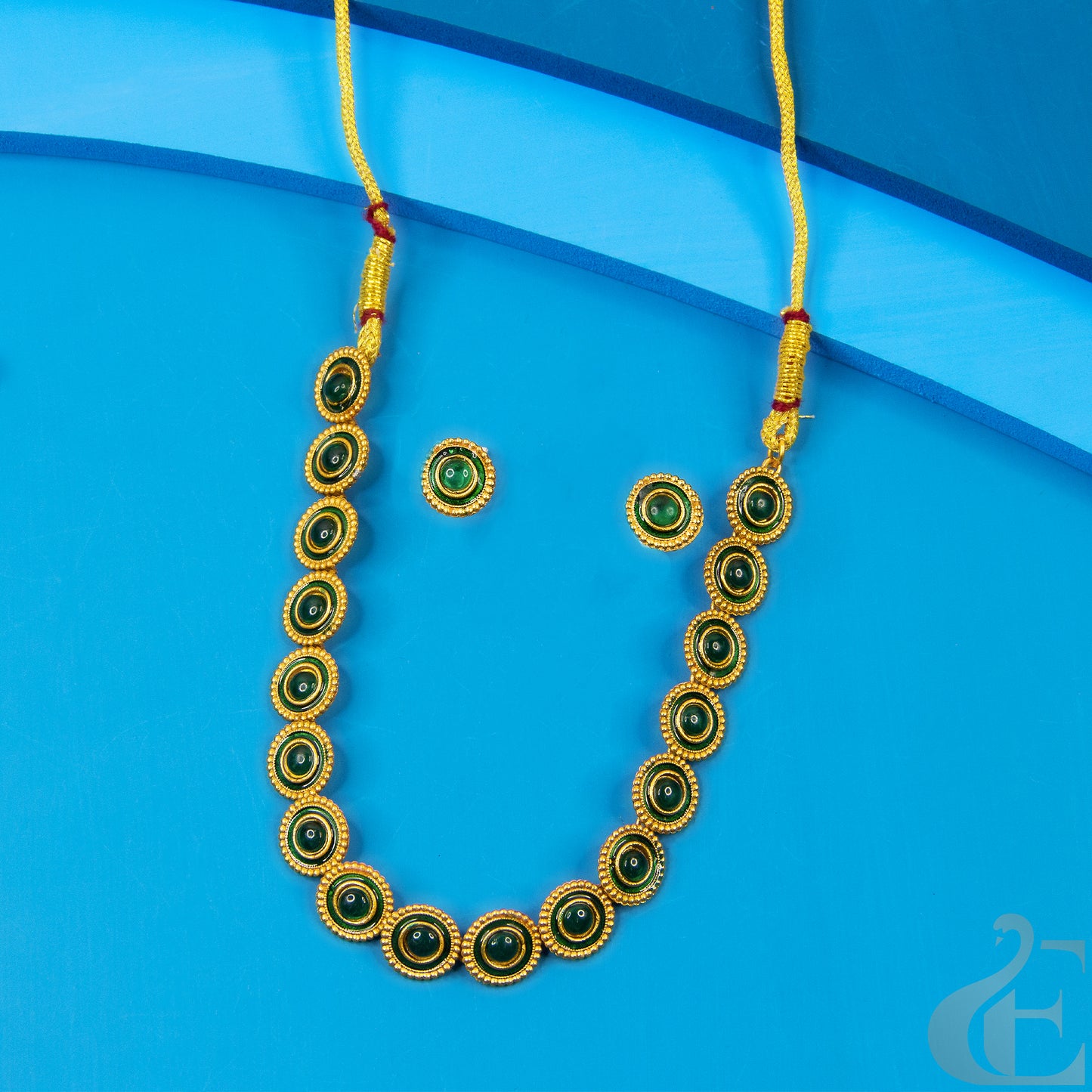 Top view of Antique Necklace & Earrings Green color