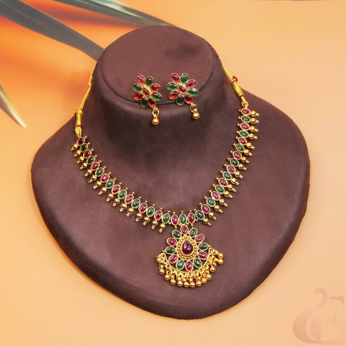 Top view of Antique Necklace & Earrings Ruby Green stone