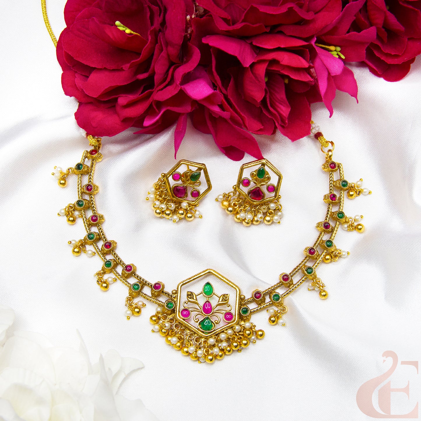 Top view of Antique Necklace & Earrings ruby green stones 126