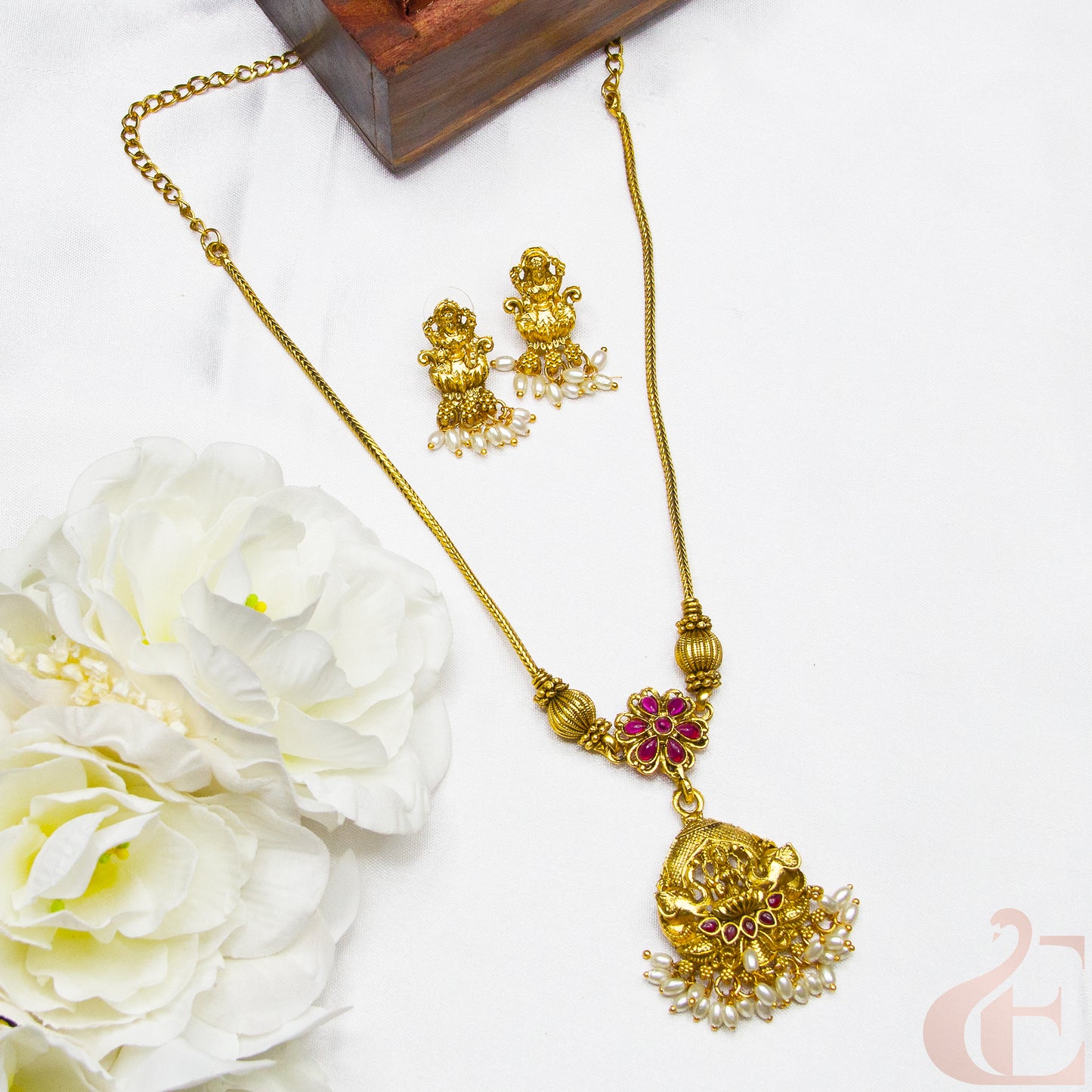 Top view of Antique Temple Necklace & Earrings Ruby stones