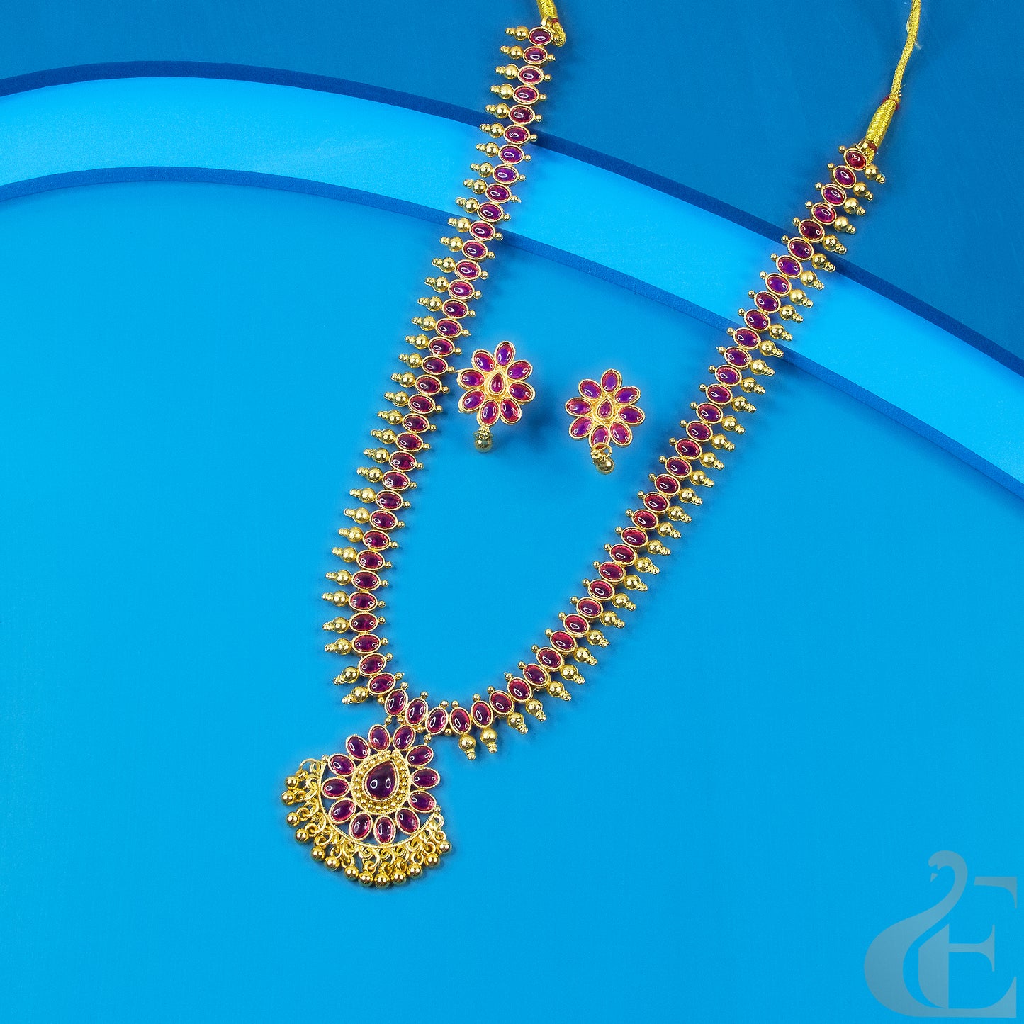 Top view of Antique long Necklace & Earrings Ruby Stones