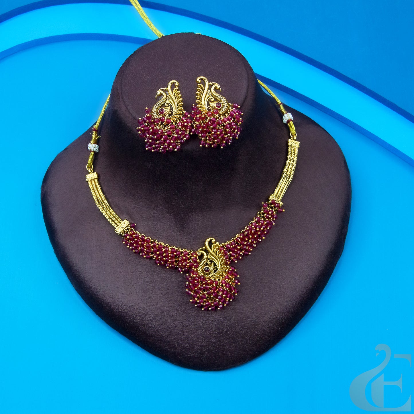 Top view of Beautiful Antique Pearl Choker Set ruby stones