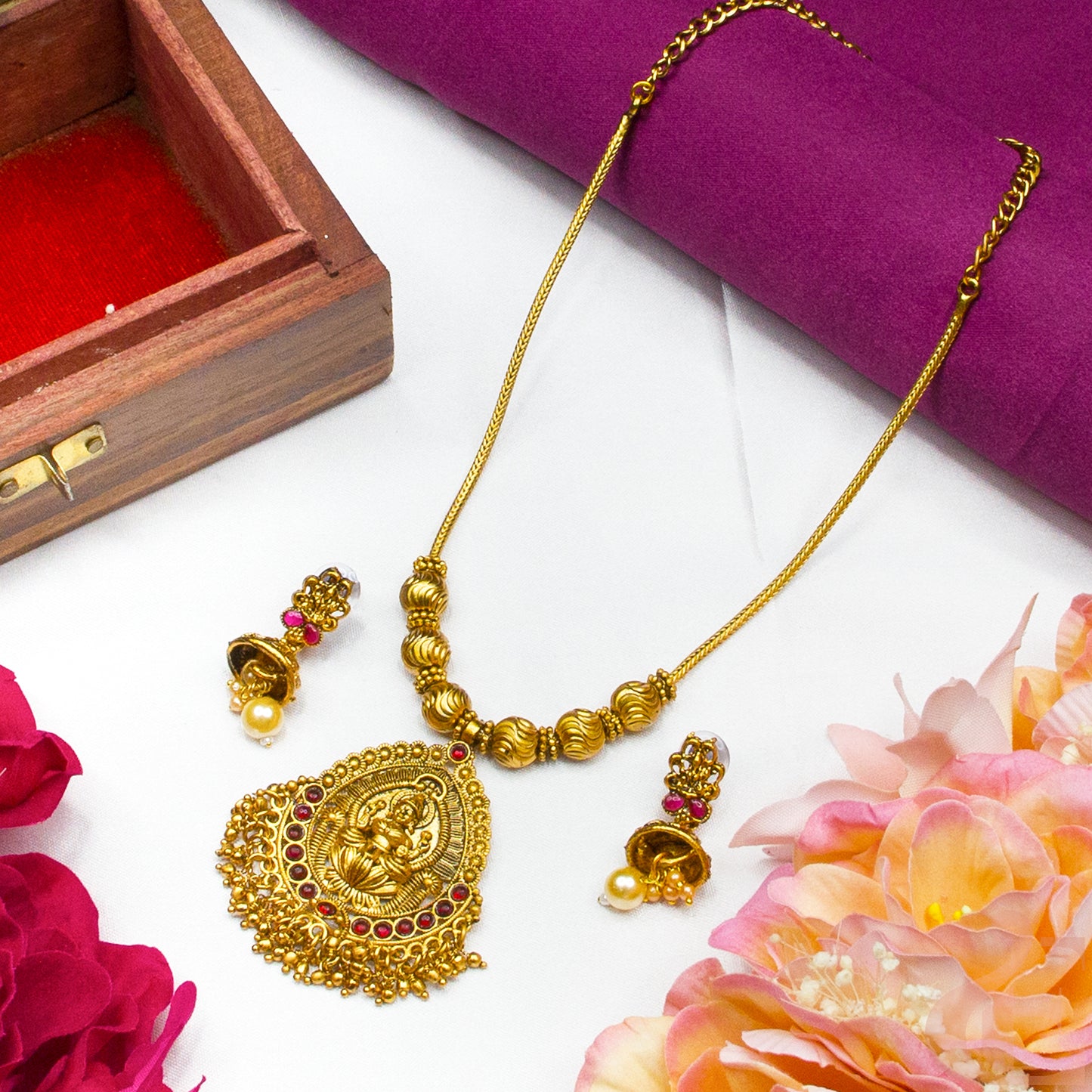 Antique Temple Necklace & Earrings 04