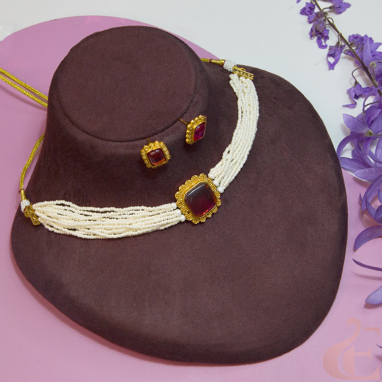 Top view of Pearls Chain Choker & Earrings Ruby stones