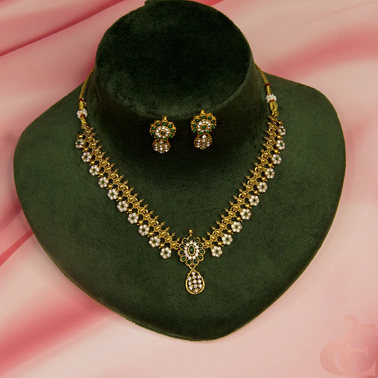 Antique Necklace & Earrings 30
