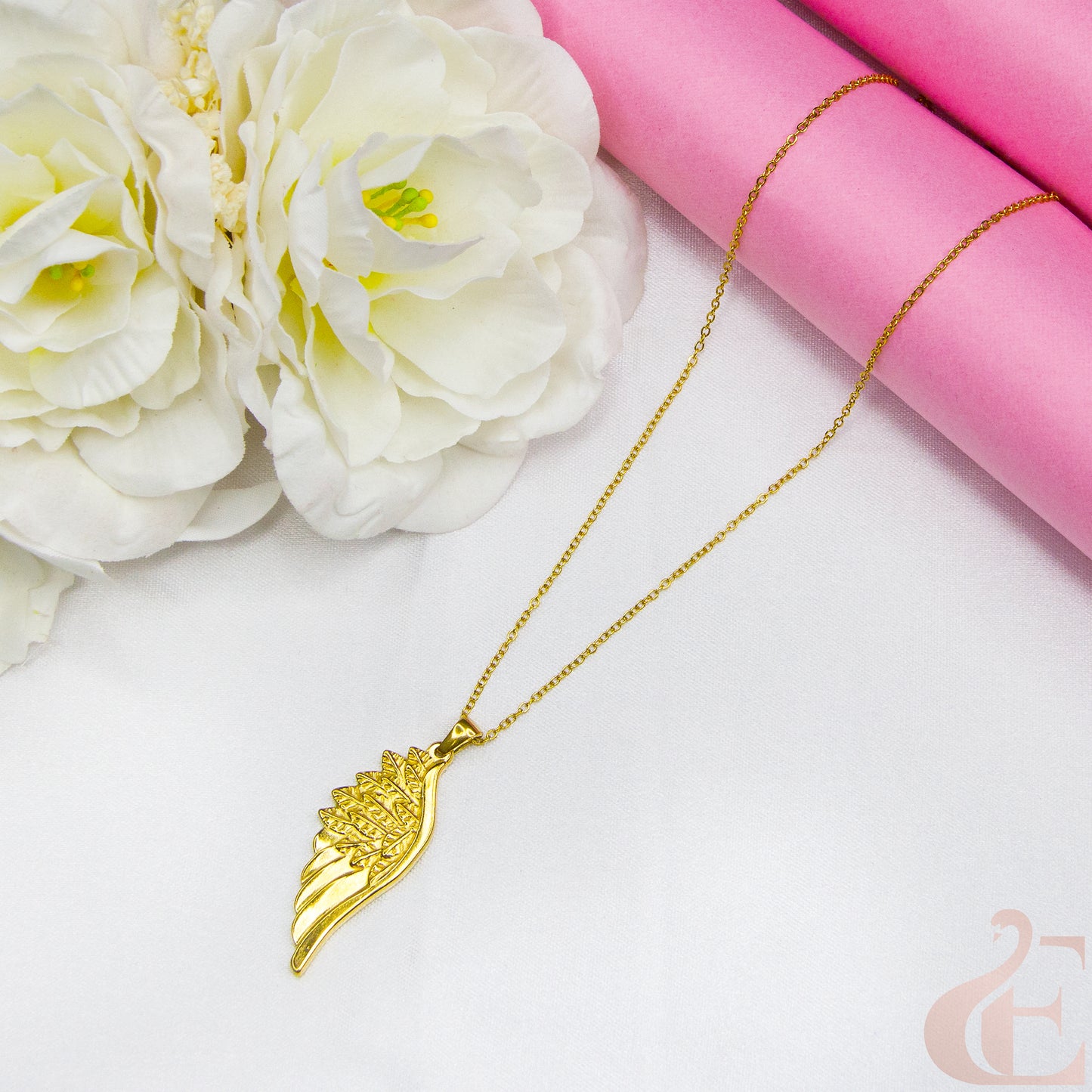 Top view of Stainless Steel Simple Chain With Pendent