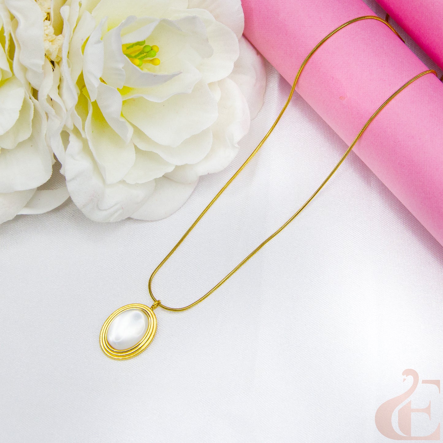 Top view of Stainless Steel Simple Chain With Pendent White stone