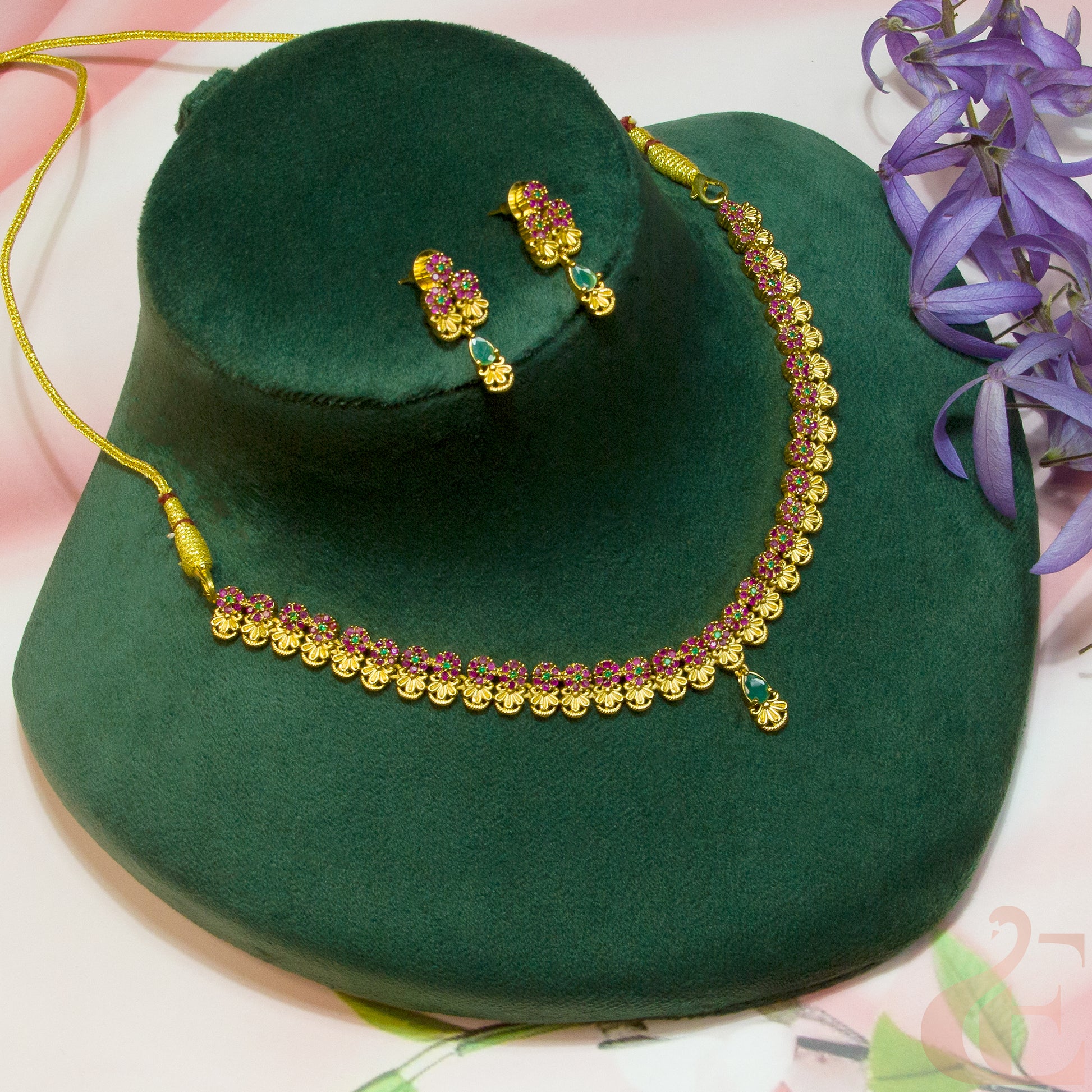 Top view of Antique AD Necklace Ruby Green Set 