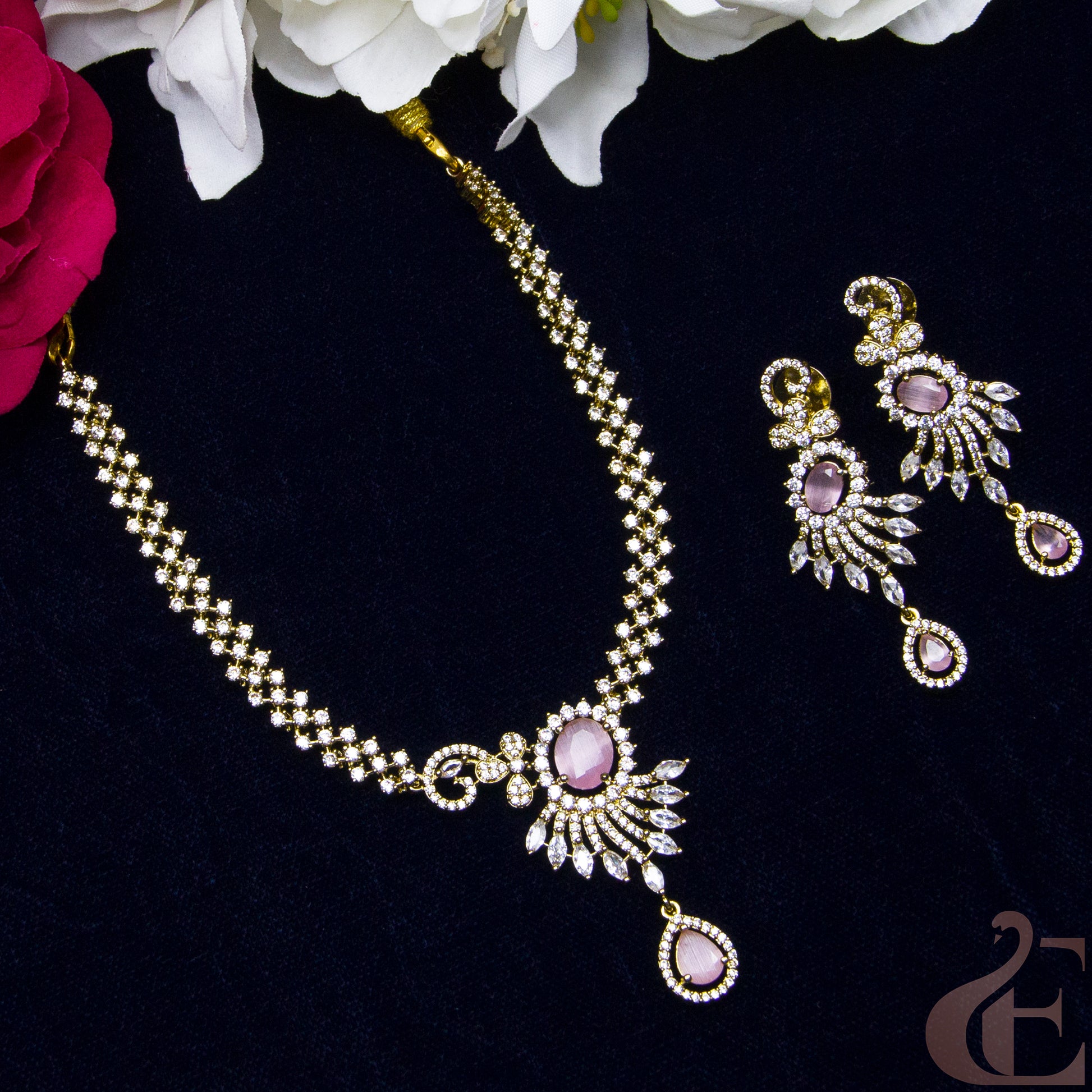 Top view of Antique Ad Necklace Set Pink stones 