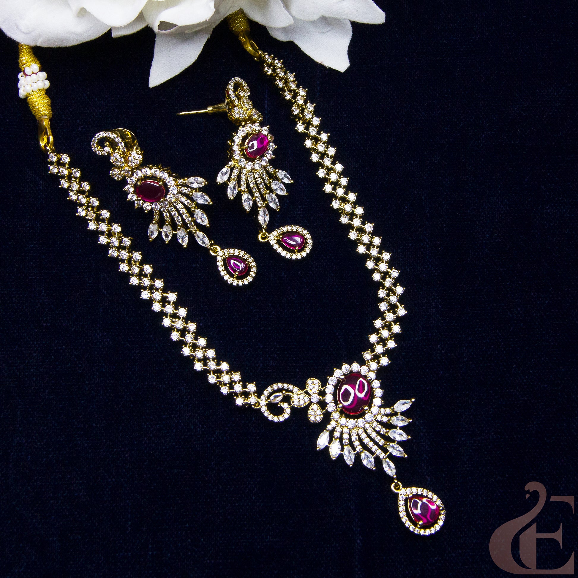 Top view of Antique Ad Necklace Set Red stones 