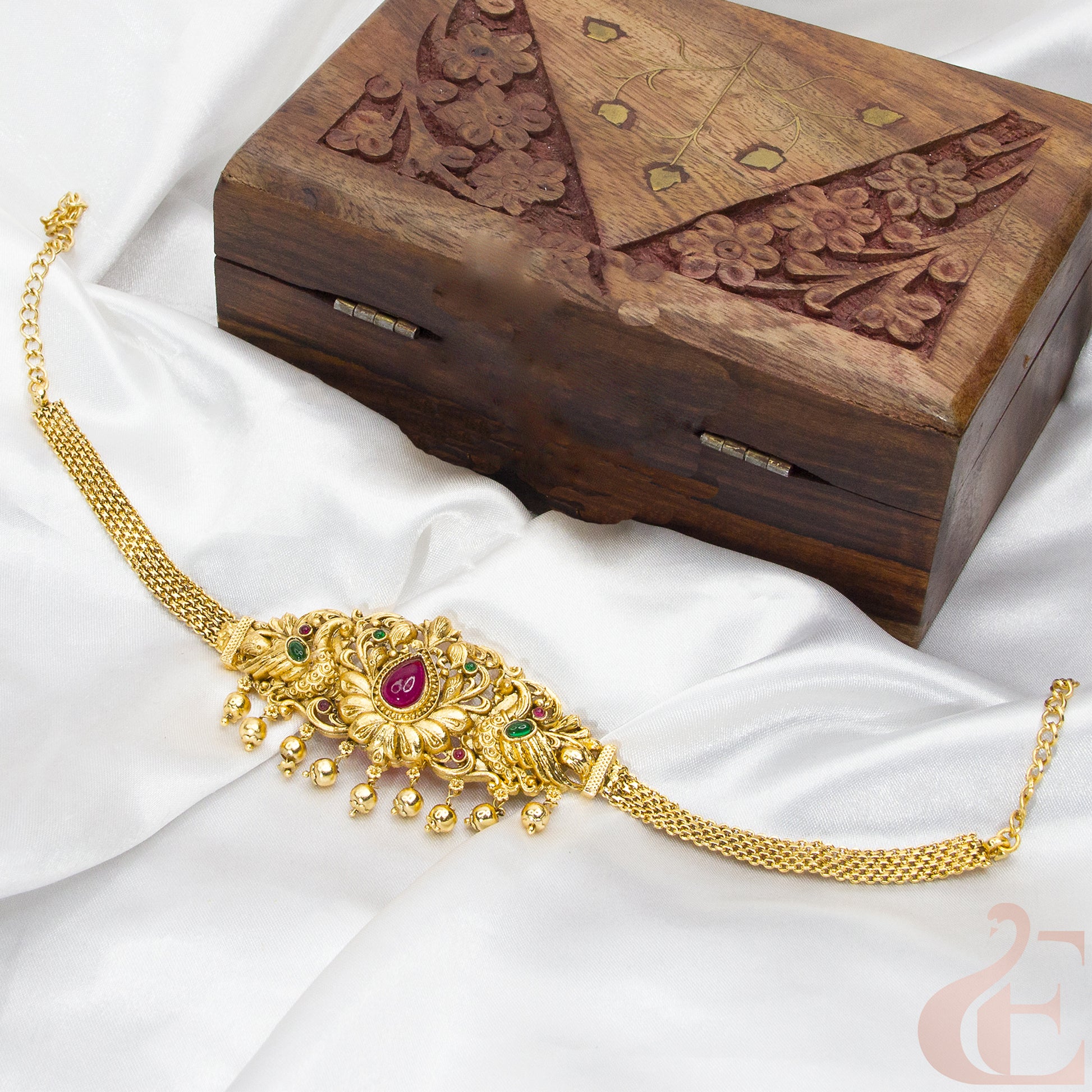 Top view of Antique Choker ruby green  stones 58