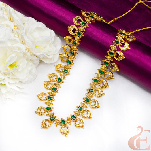 Top view of Antique Long Necklace Green Stone 