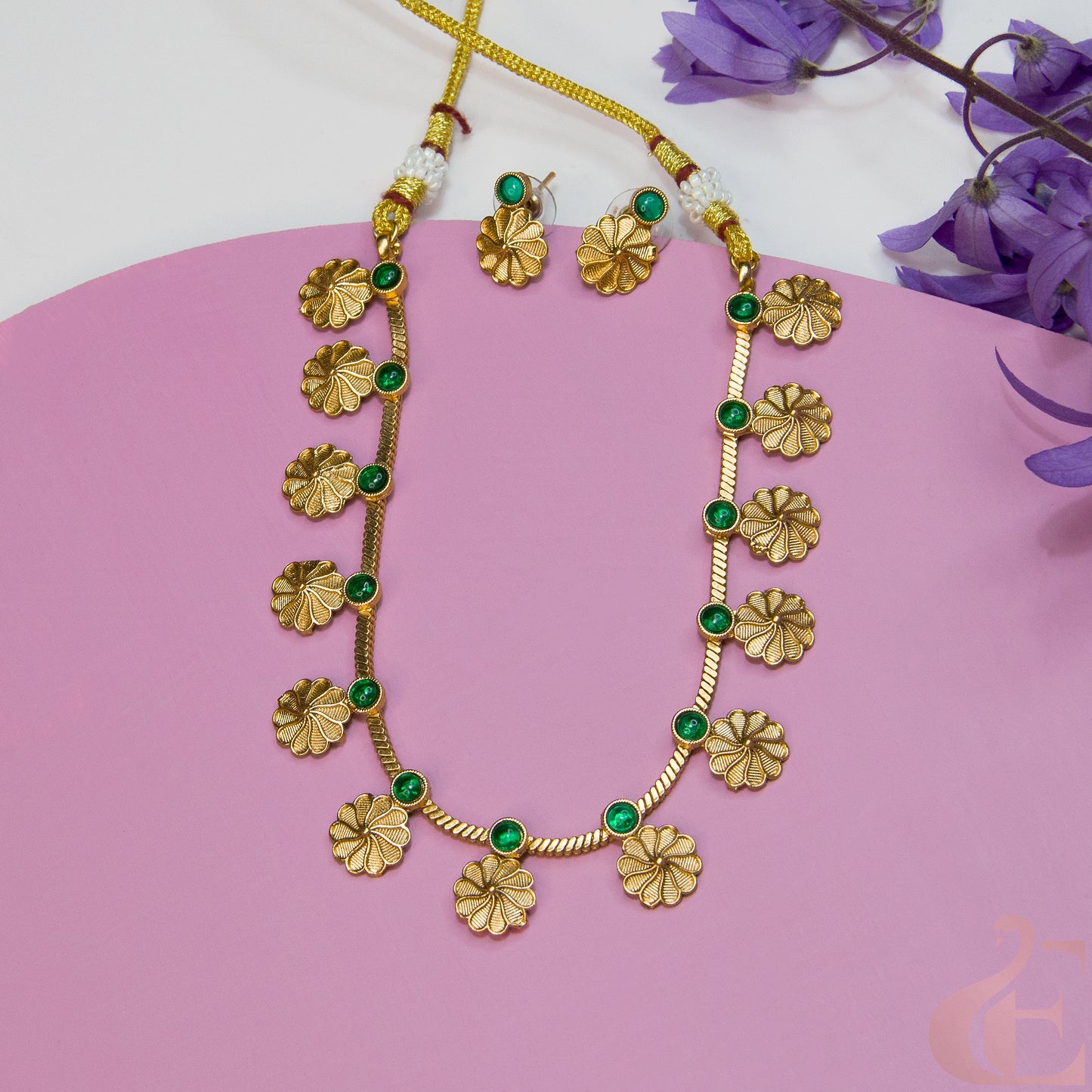 Top view of Antique Necklace & Earrings Green stones 