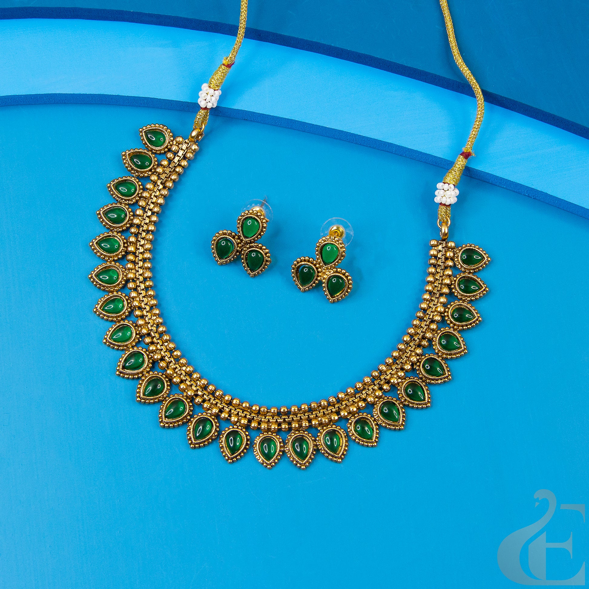 Top view of Antique Necklace & Earrings Green stones 
