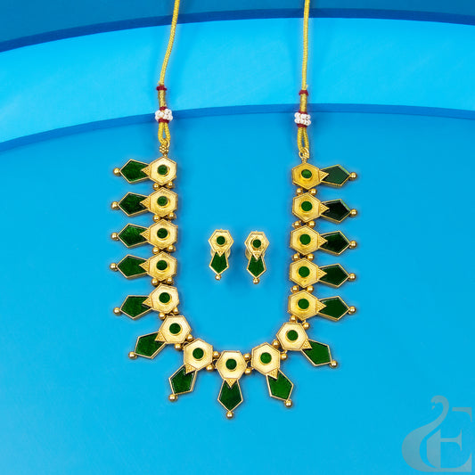 Top view of Antique Necklace & Earrings Green stones