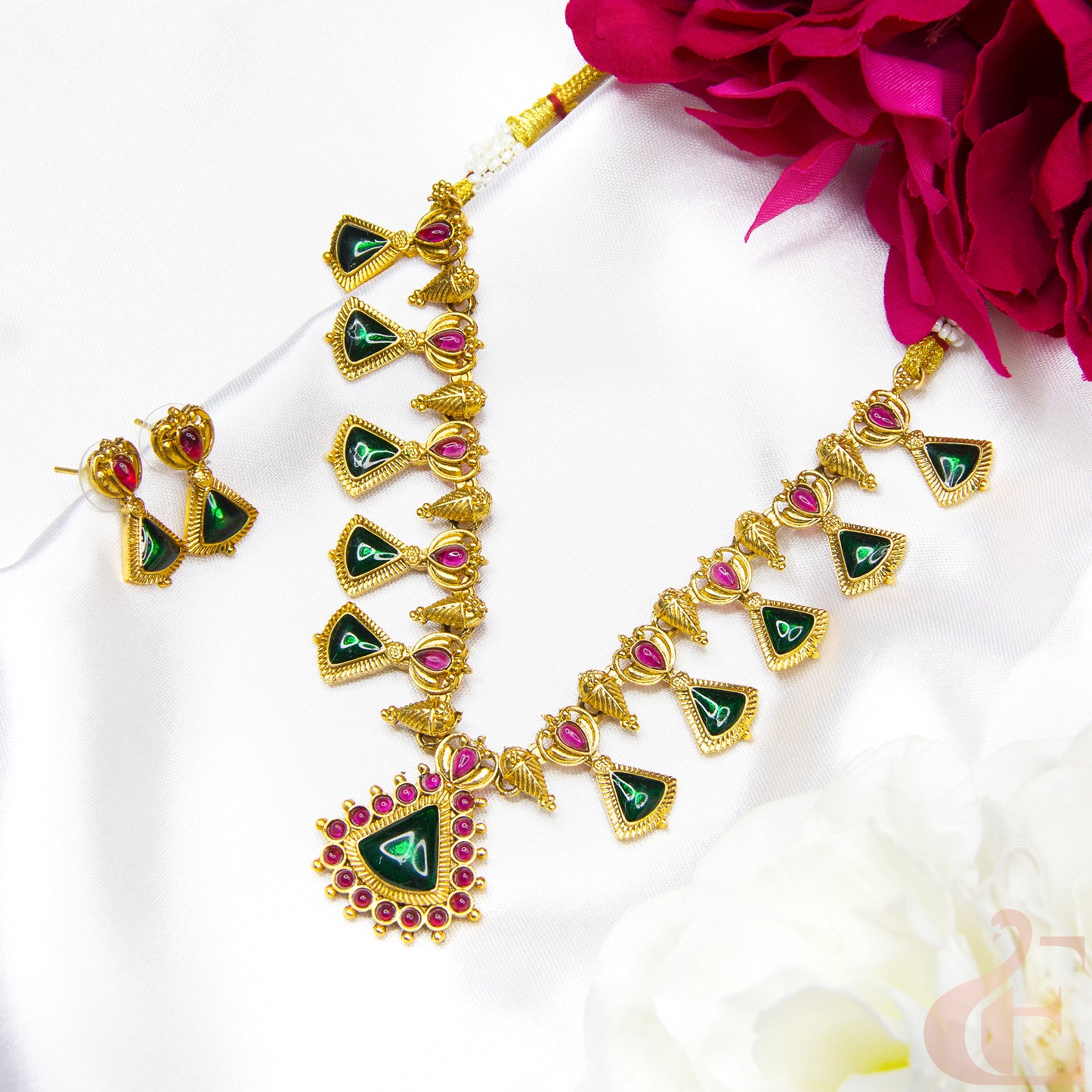 Top view of Antique Necklace & Earrings Ruby Green stones 122