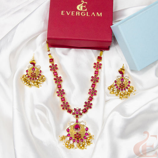 Top view of Antique Necklace & Earrings Ruby Stone 