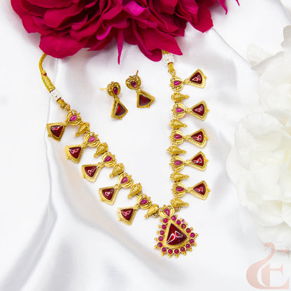 Top view of Antique Necklace & Earrings Ruby stones 122