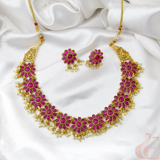 Top view of Antique Necklace & Earrings Ruby stones 