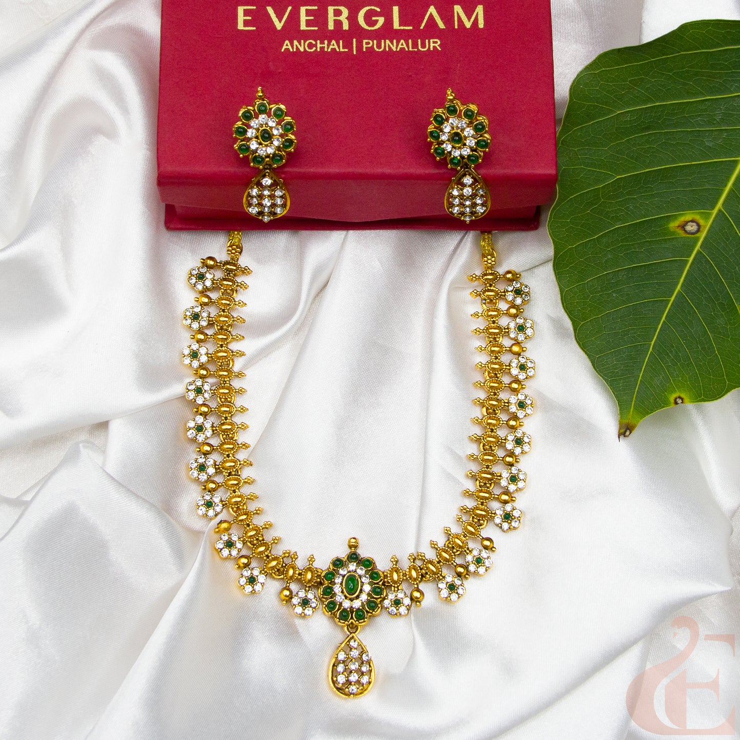 Top view of Antique Necklace & Earrings White Green stones 