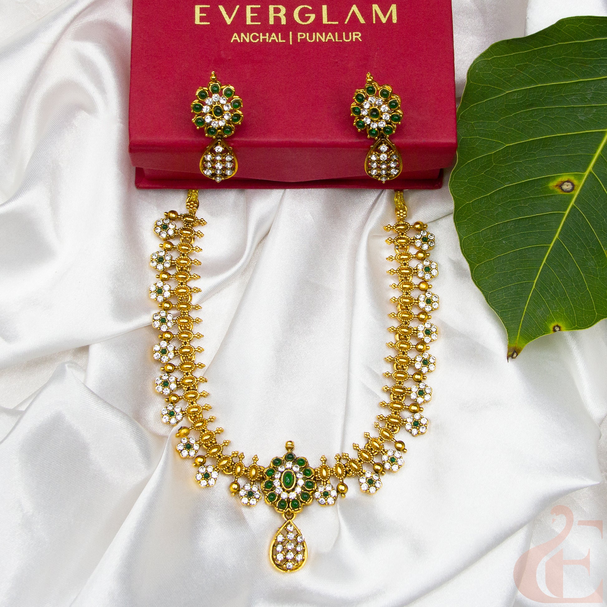 Top view of Antique Necklace & Earrings White Green stones 