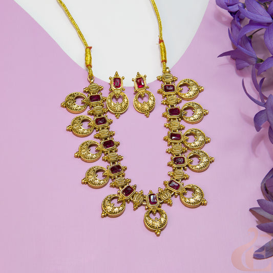 Top view of Antique Short Necklace & Earrings Ruby stones 
