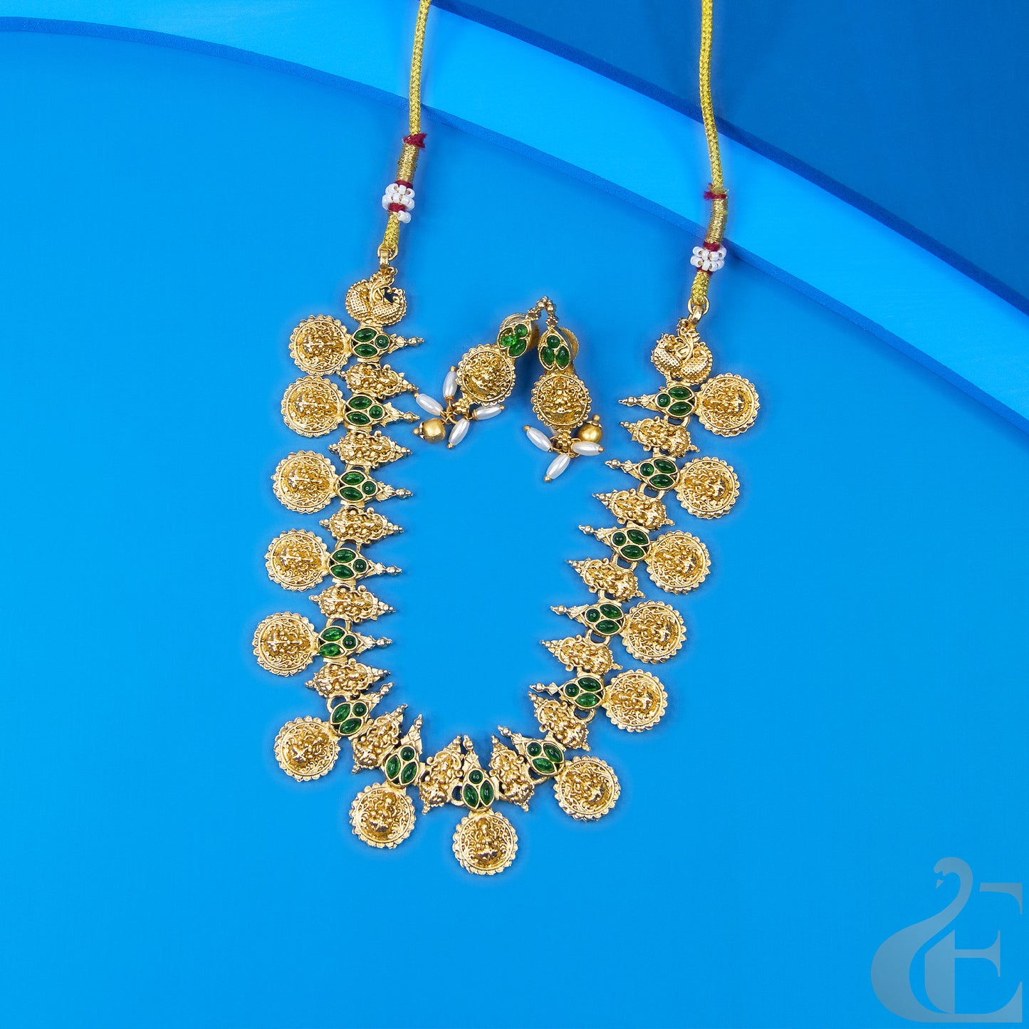 Top view of Antique Temple Necklace & Earrings Green stones 