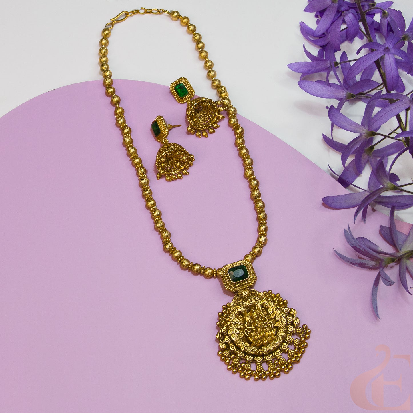 Top view of Antique Temple Necklace & Jhumka Green 