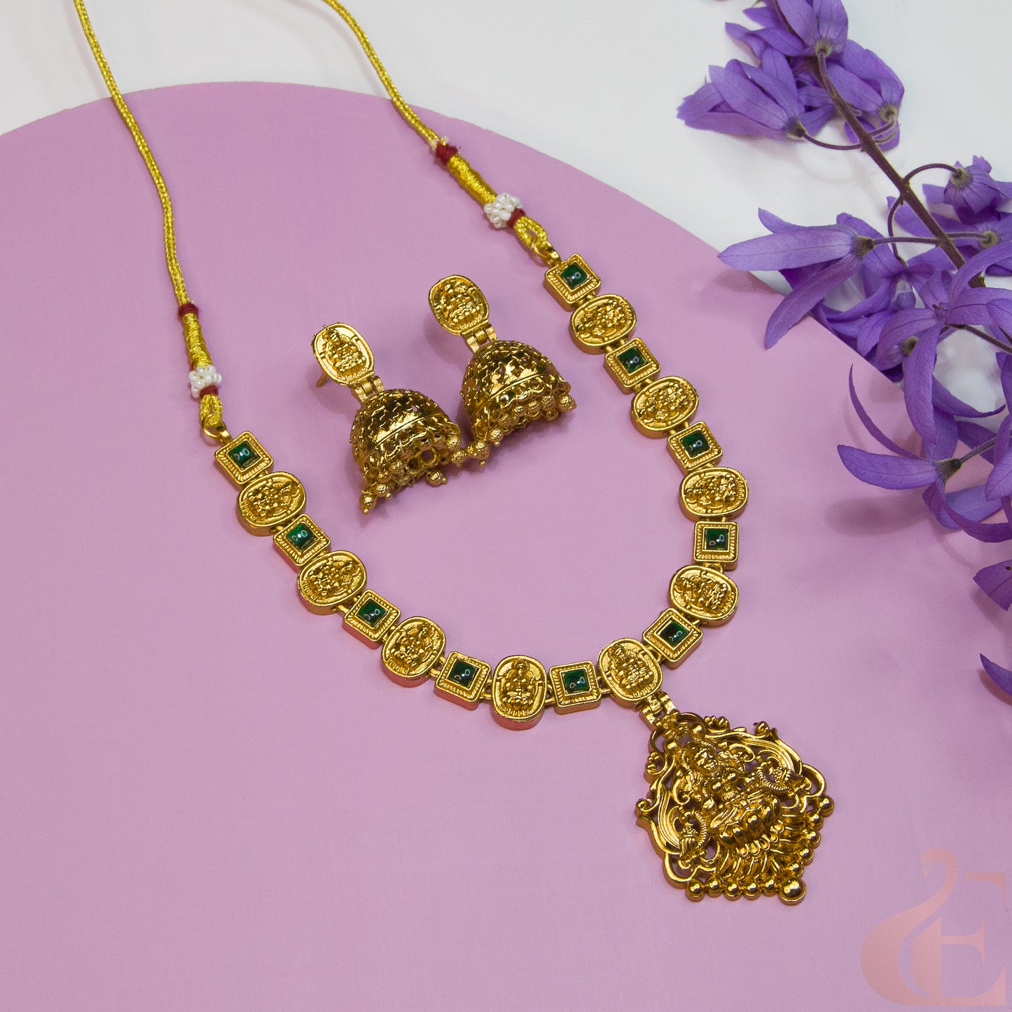 Top view of Antique Temple Necklace & Jhumka Green stones 