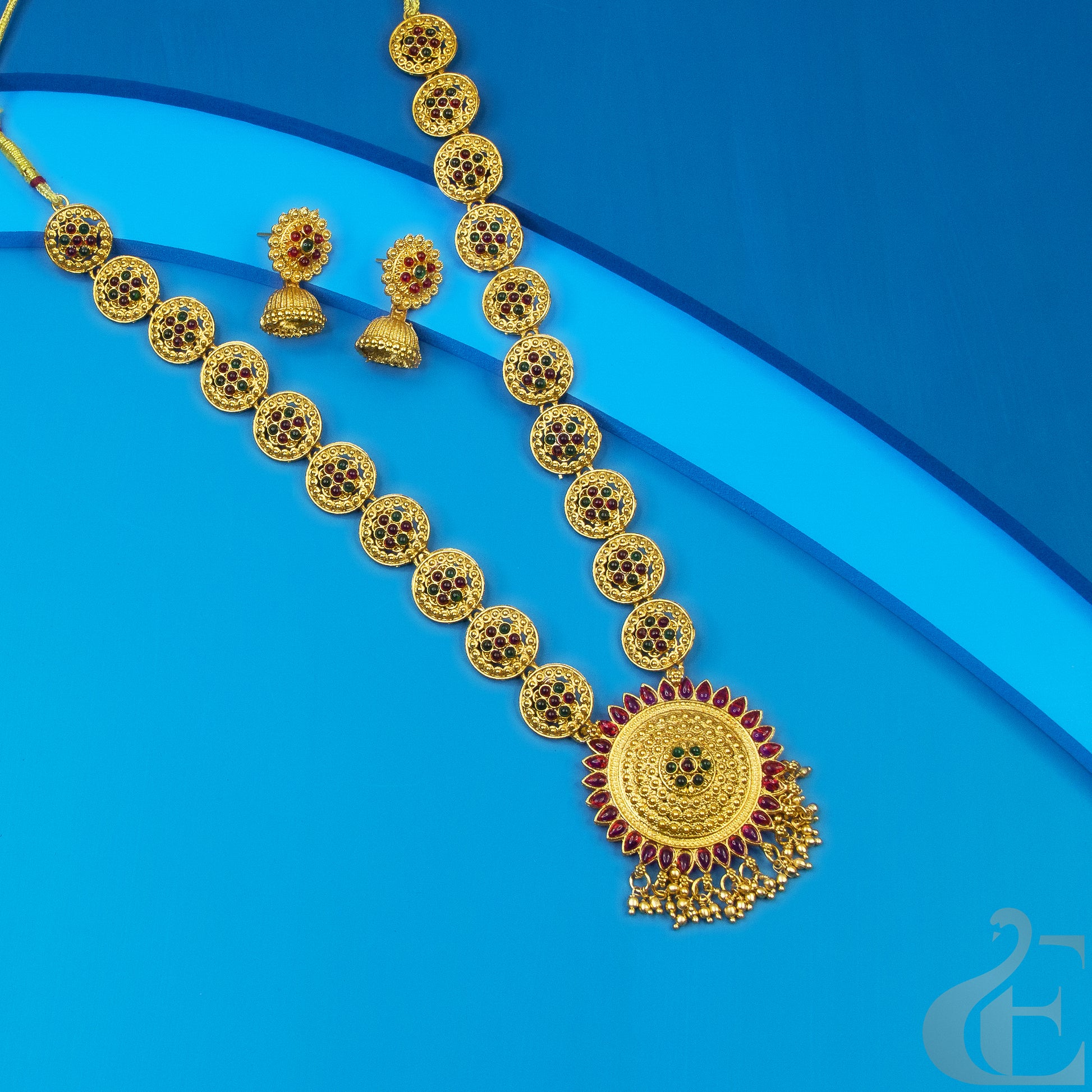 Top view of Antique long Necklace & Earrings Ruby Green Stone