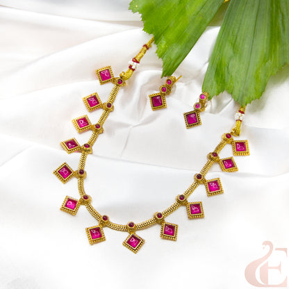 Top view of Kemp stone short Necklace with Earring Ruby Stones 