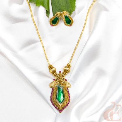 Top view of Traditional Kerala Temple Naga padam Neckpiece & Earrings Green Ruby stones