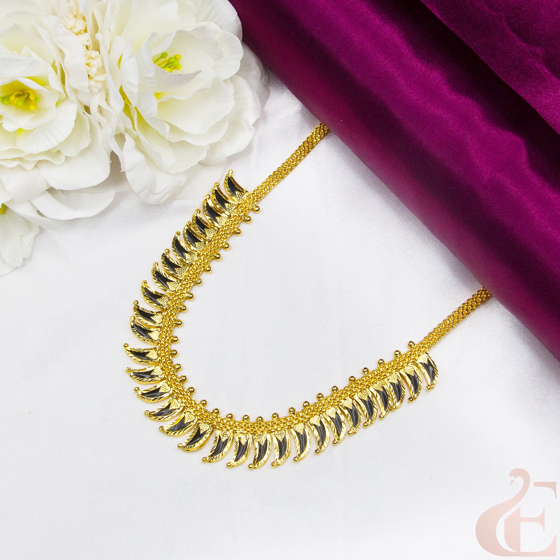 Top view of Traditional Palakka Necklace Black stones 