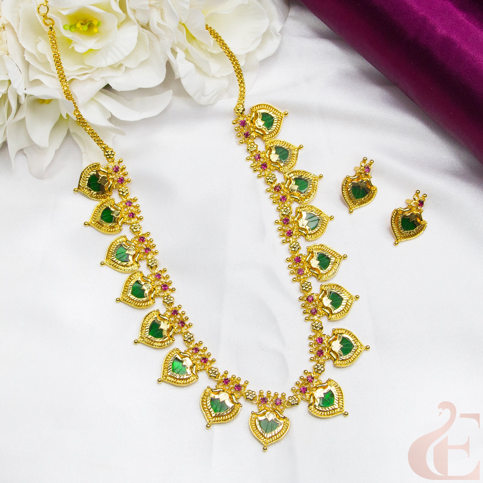 Top view of Traditional Palakka Necklace & studs Green stones 