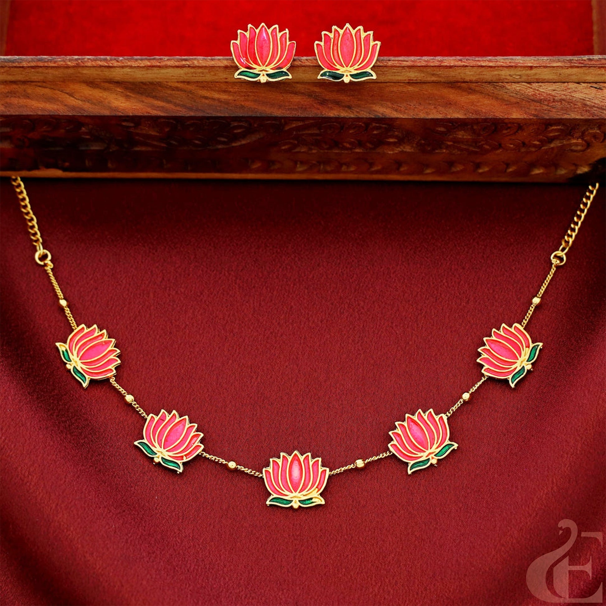 Top view of Trending Lotus Necklace & earrings 